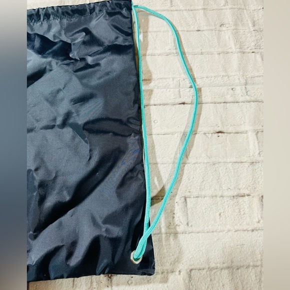 Thirty-One Navy Turtle Drawstring BackPack NEW - Picture 6 of 10